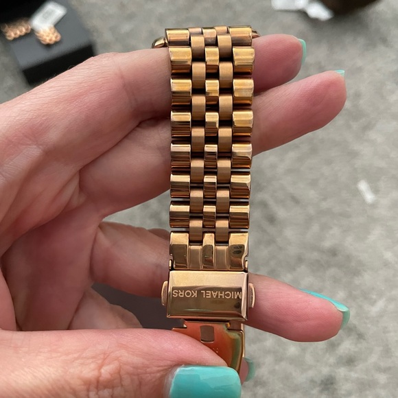Rose Gold Michael Kors Watch MK5569 - Picture 6 of 7